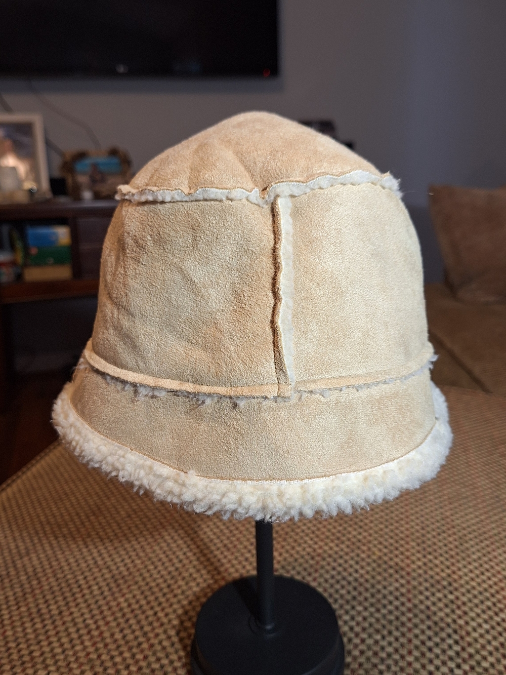 GAP Tan Suede-Look Sherpa Bucket Hat Unisex - Picture 2 of 9